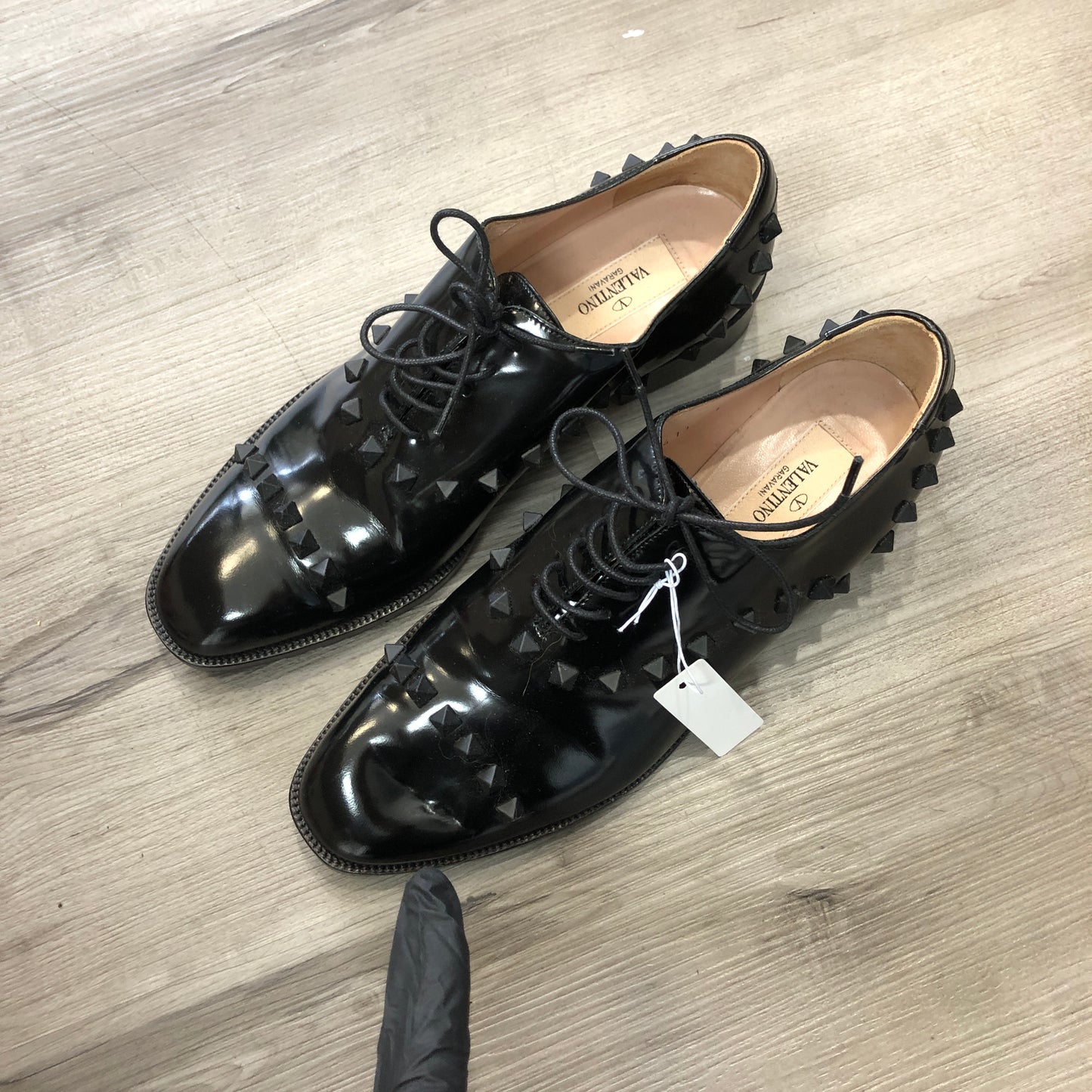 Valentino Women's Black Patent Leather Rockstud Derby Shoes shoes 36.5