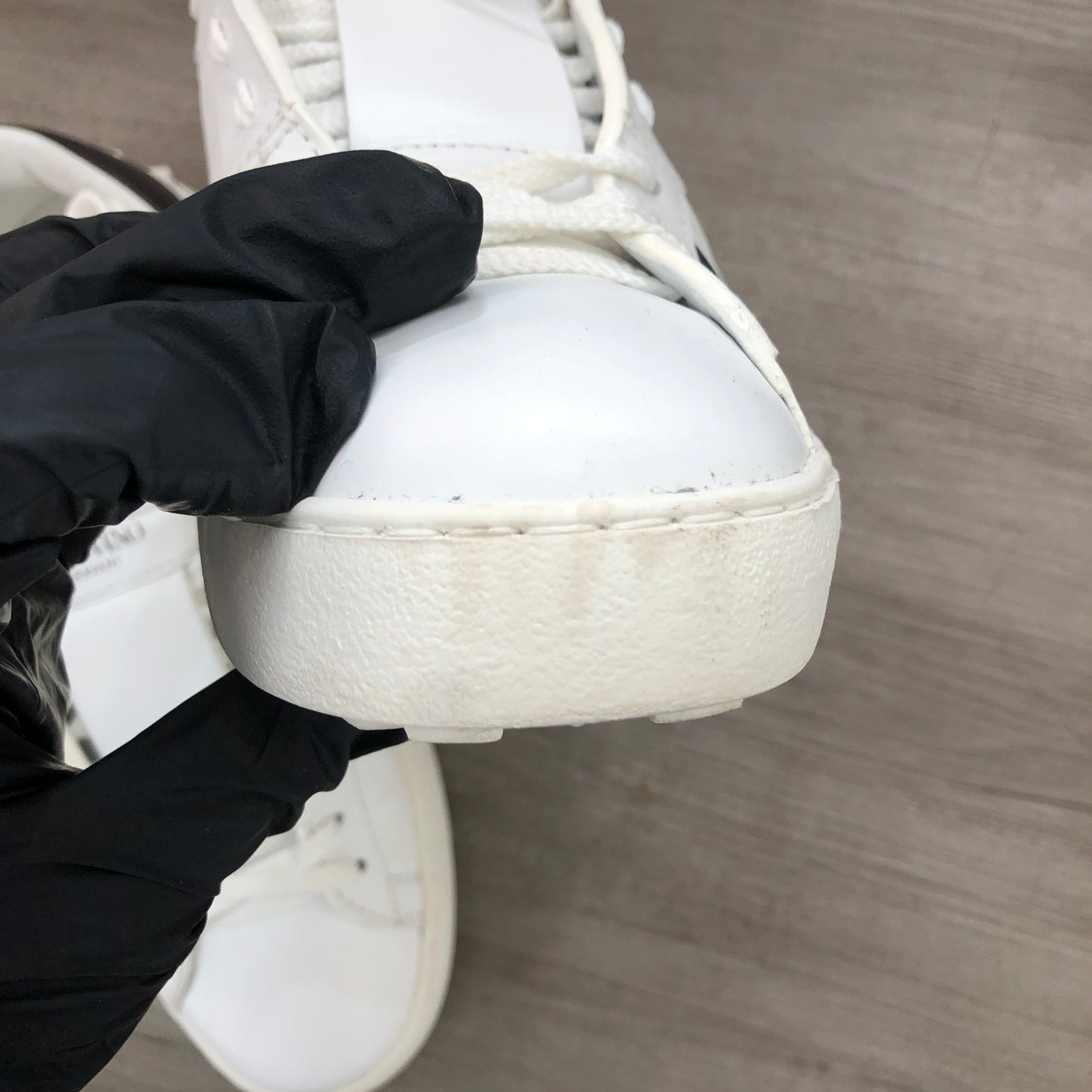 Valentino Logo Print Low Top Leather Sneakers Size 38.5 White