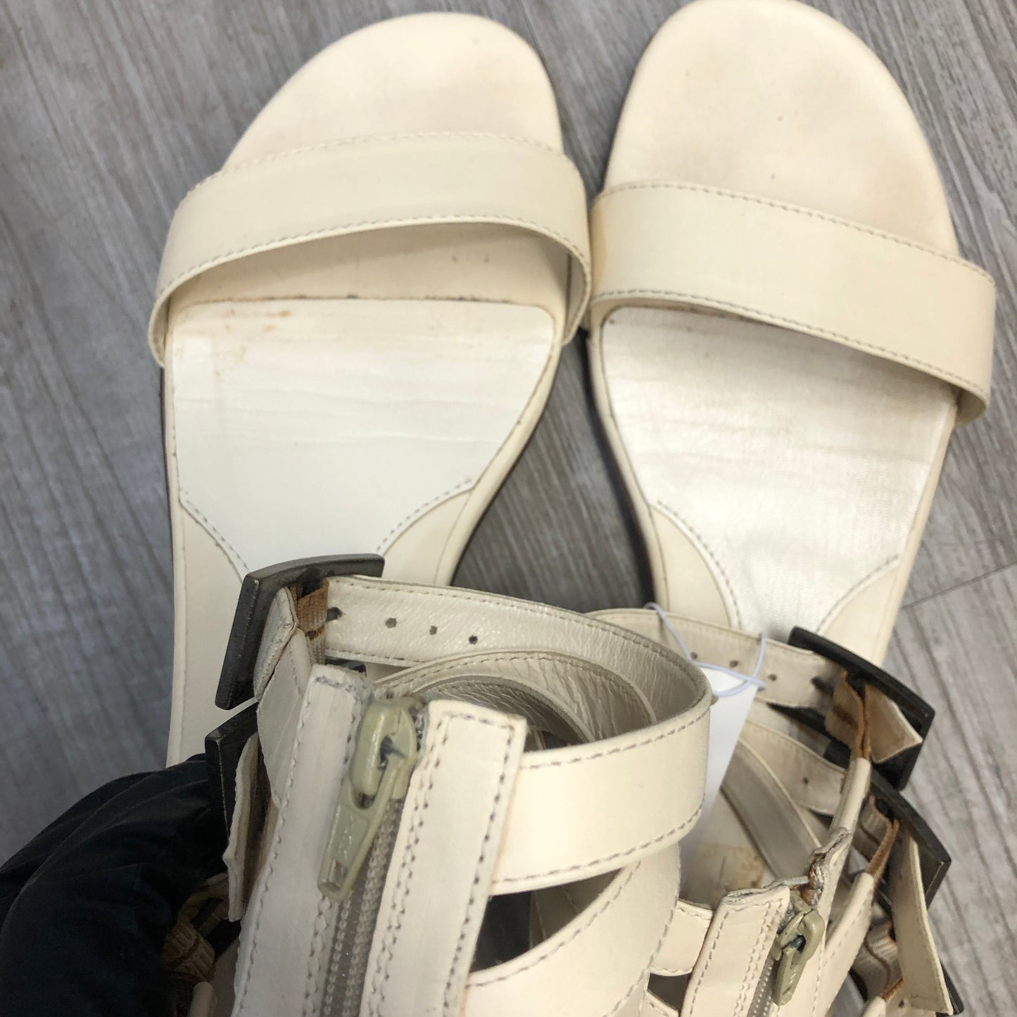 Fendi Women’s Strappy Ankle-Cuff Heeled Sandals 39 cream