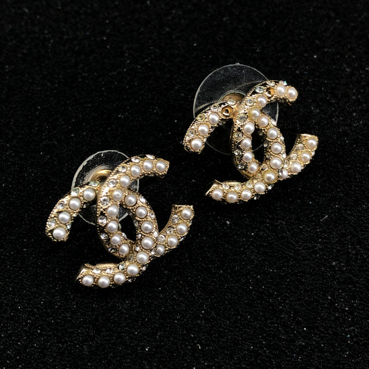 Chanel 2021 Gold Tone Interlocking CC Pearl Stud Earrings Pearl/Gold