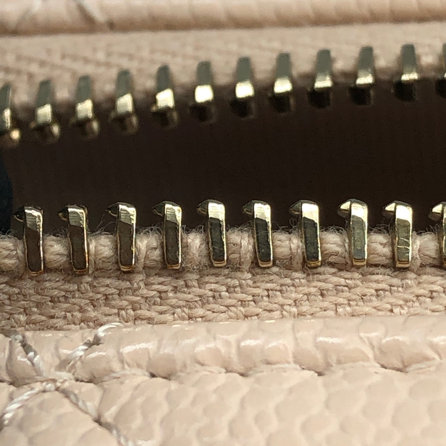Chanel Caviar Quilted Top Handle Slim Vanity With Chain Beige/Nude