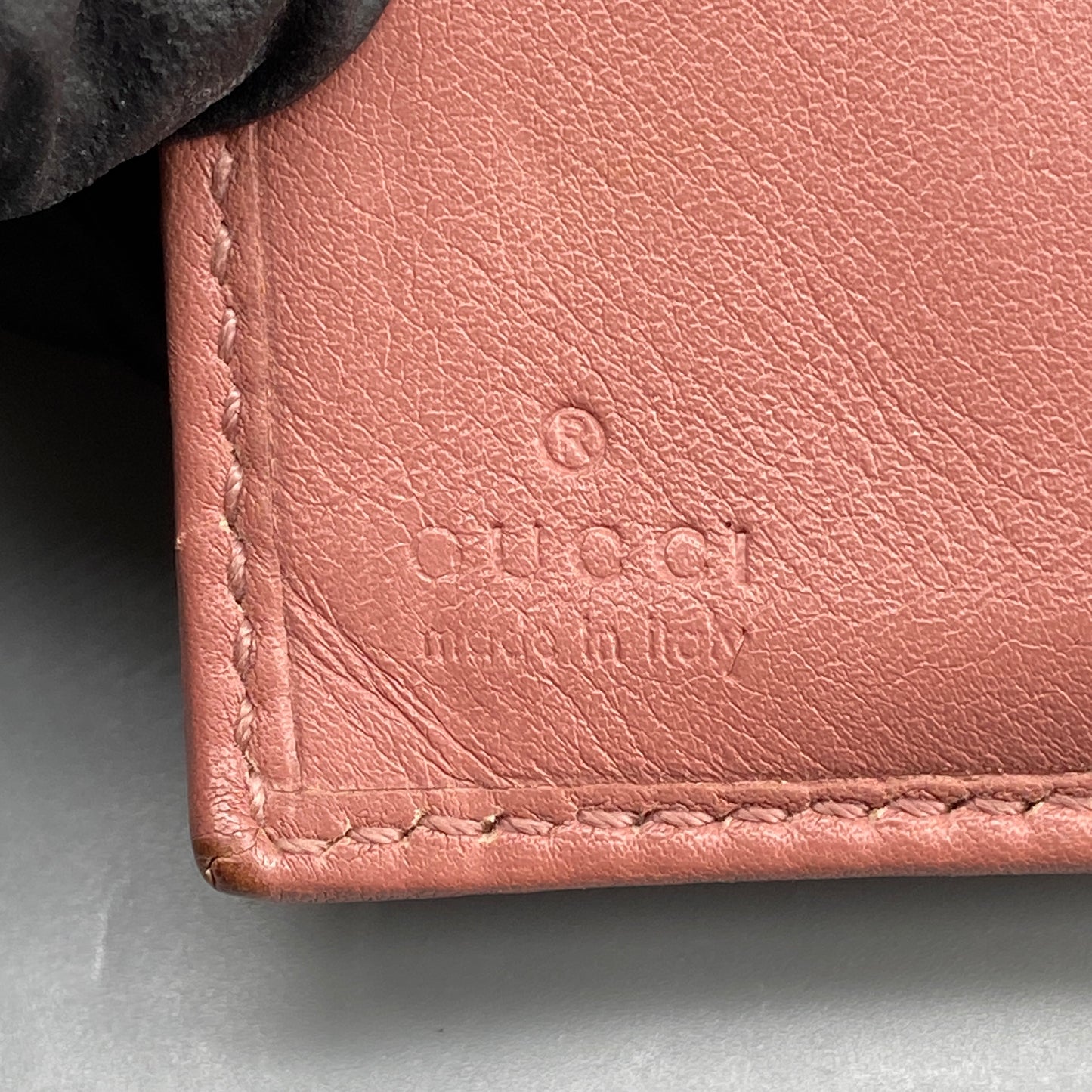 Gucci Beige GG Supreme Pink Leather Heart Snap Short Wallet