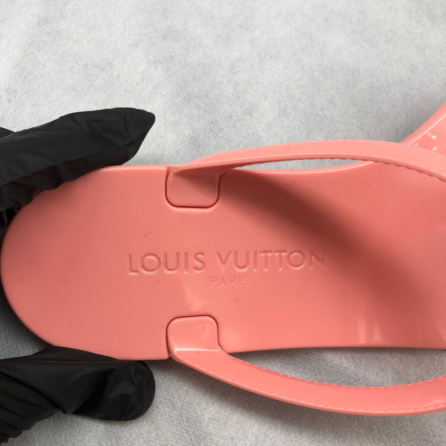 Louis Vuitton Pink Thong Sandals Women's Shoes Size 37