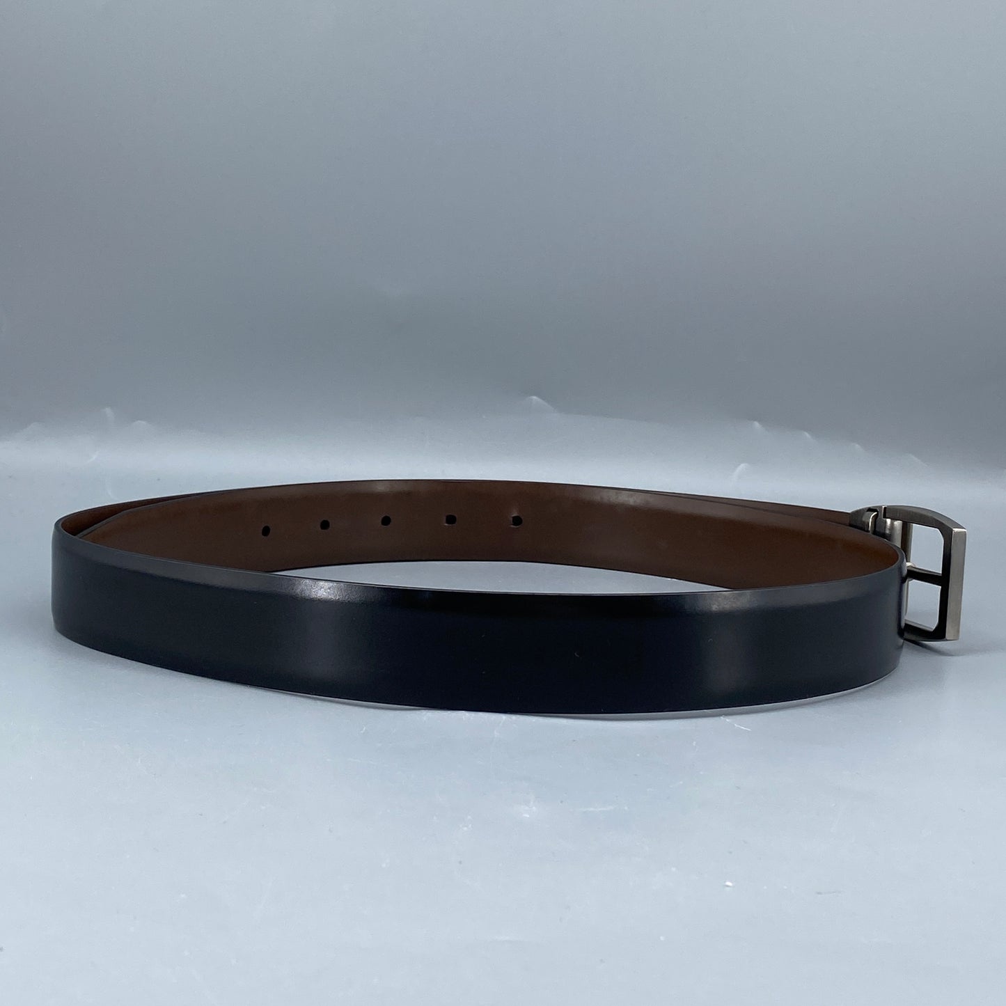 Ferragamo Black Smooth Leather Vintage Gold Square Pin Buckle Belt  100cm
