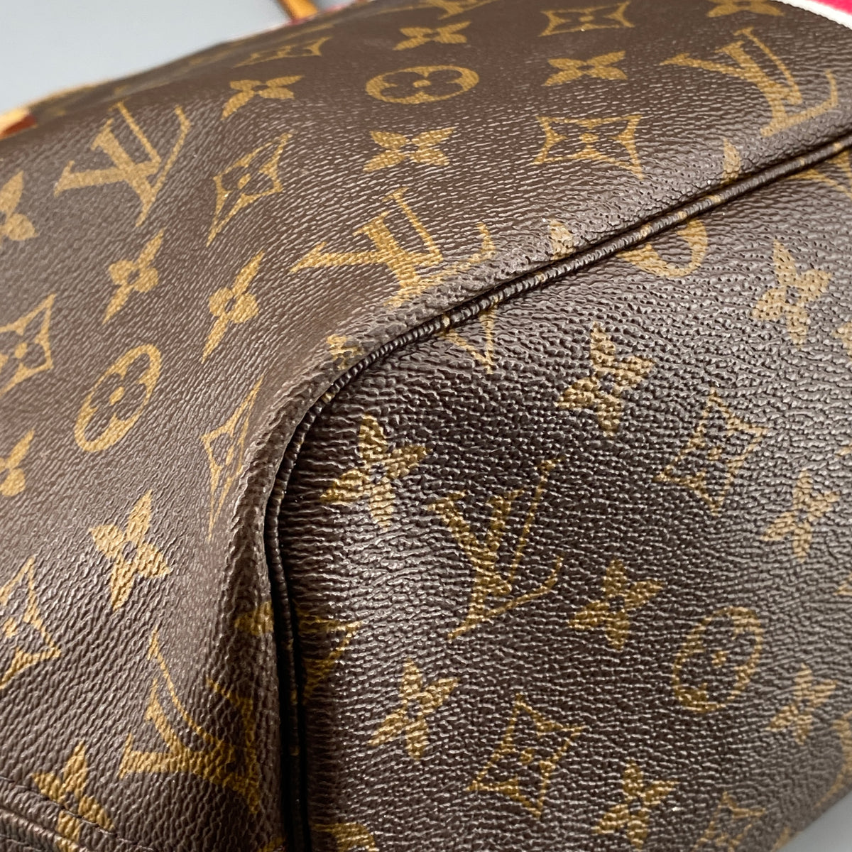 Louis Vuitton Monogram MM Neverfull Tote Bag Brown