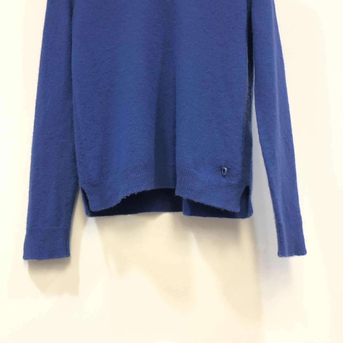 Loro Piana Periwinkle V-Neck Knit Sweater size 42