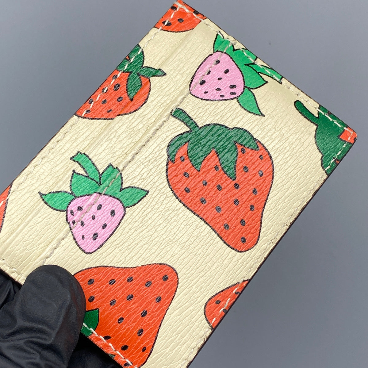 Gucci Cream Strawberry Print Leather Card Holder
