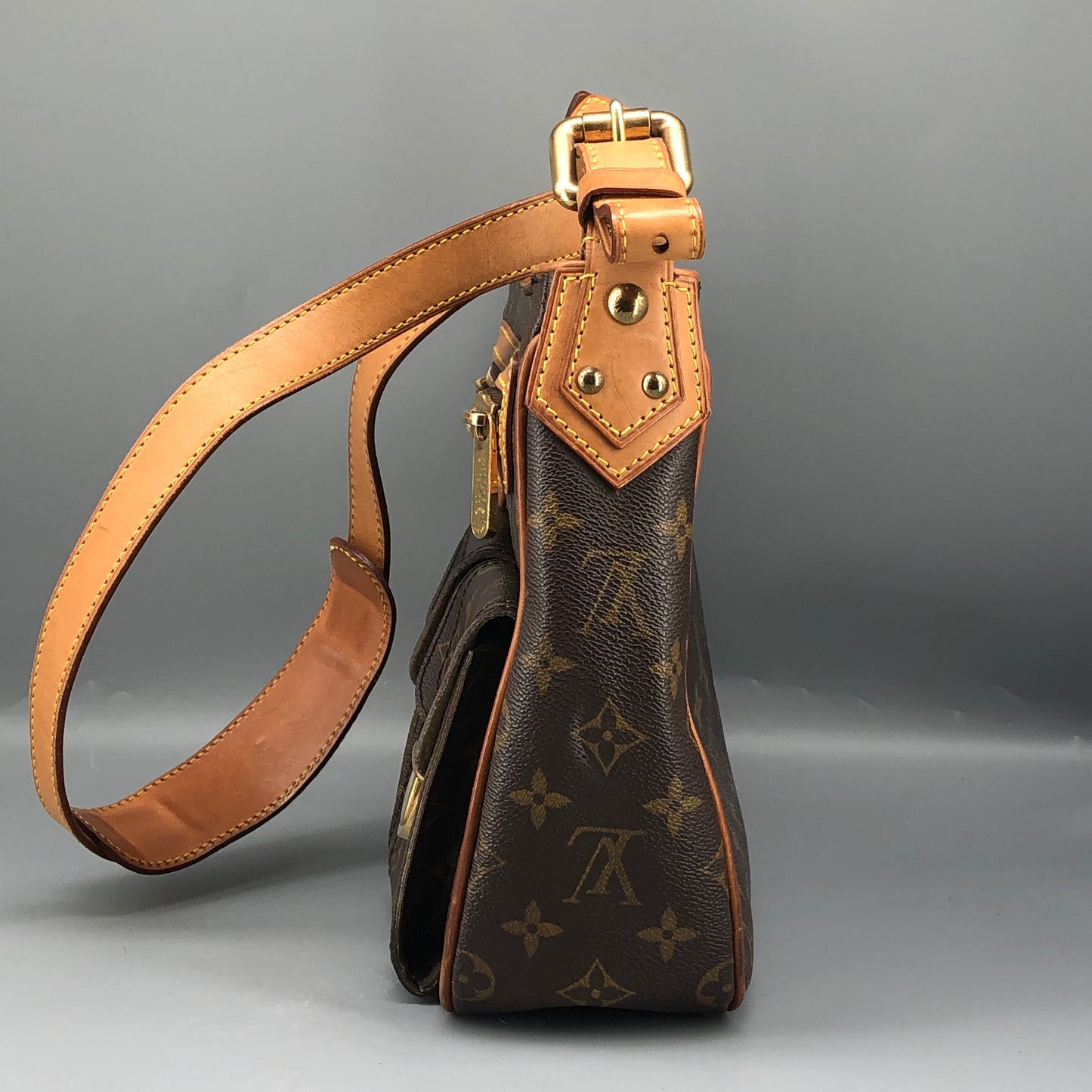 Louis Vuitton Hudson Monogram Canvas Shoulder Bag Brown