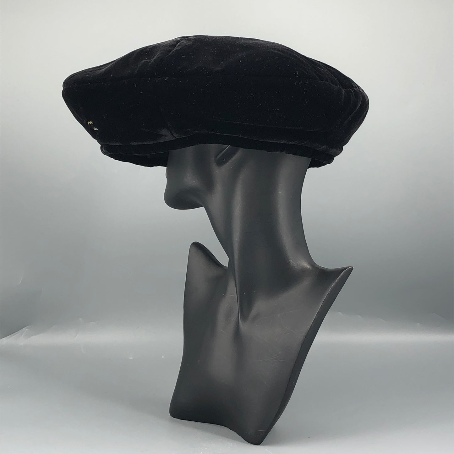 Chanel Velvet Beret Black Size M