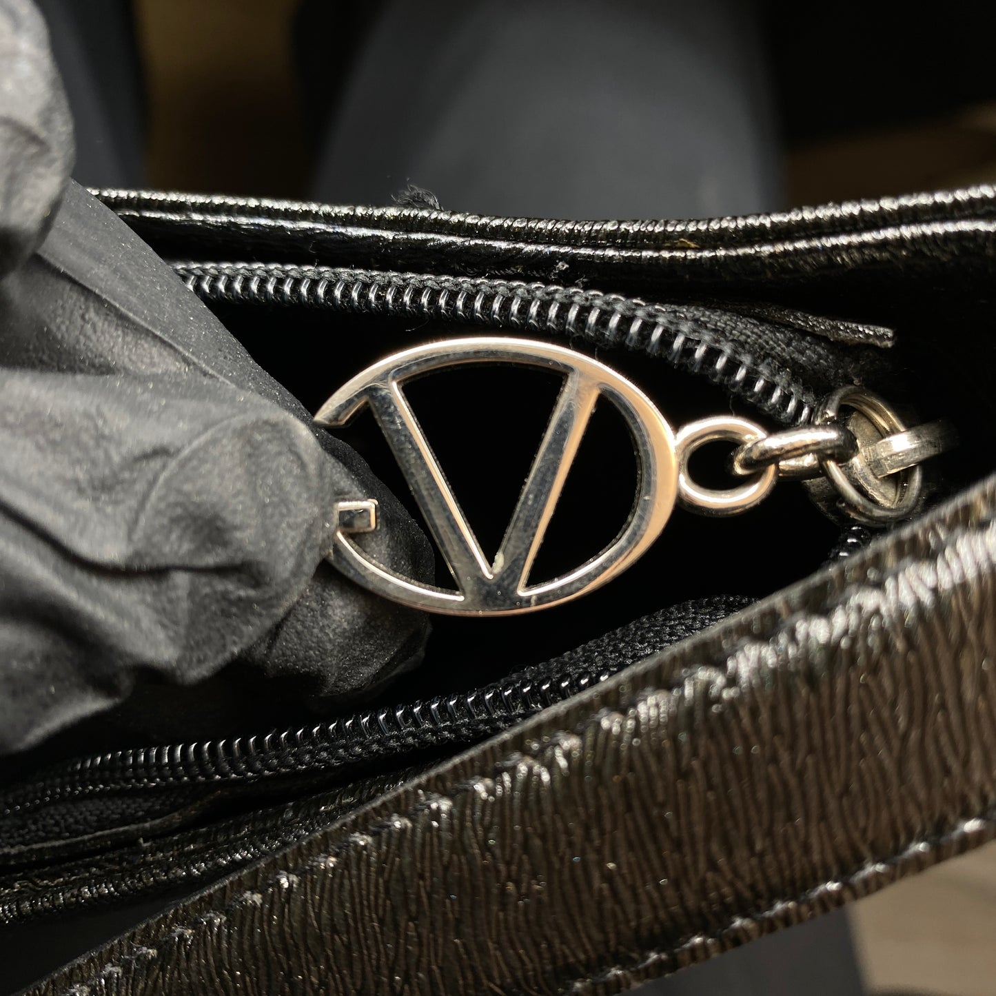Giovanni Valentino Metallic Silver Leather Hobo Shoulder Bag