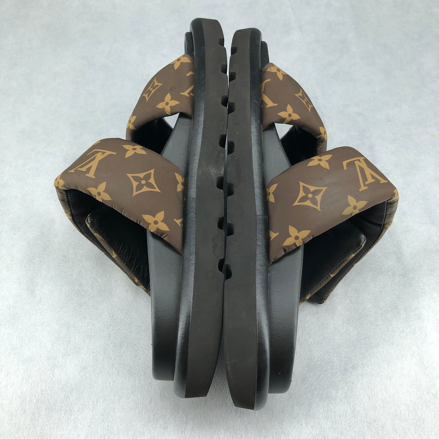Louis Vuitton Unisex Monogram Slide Sandals 39 Brown