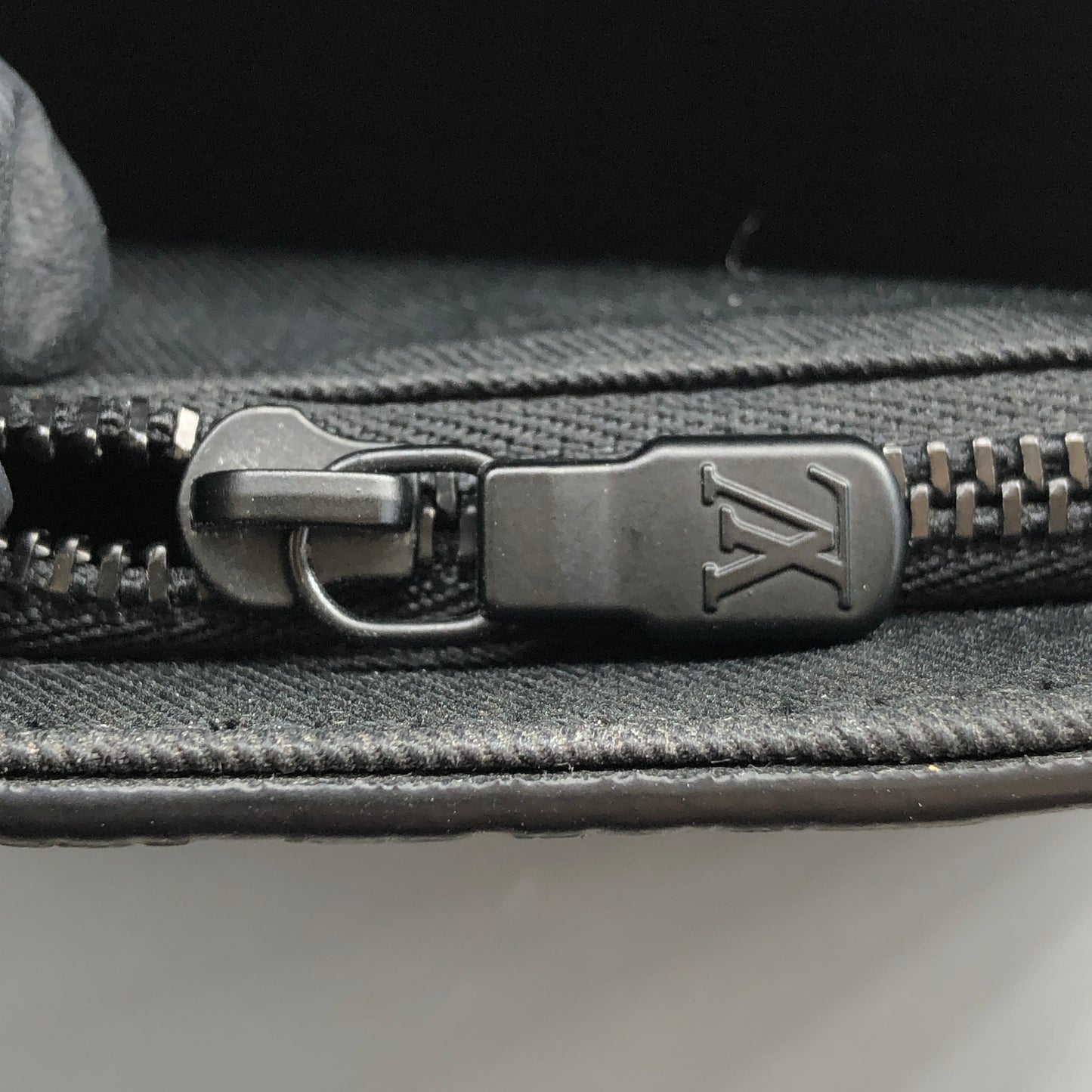 Louis Vuitton Monogram Taurillon Leather Steamer Wearable Wallet Black