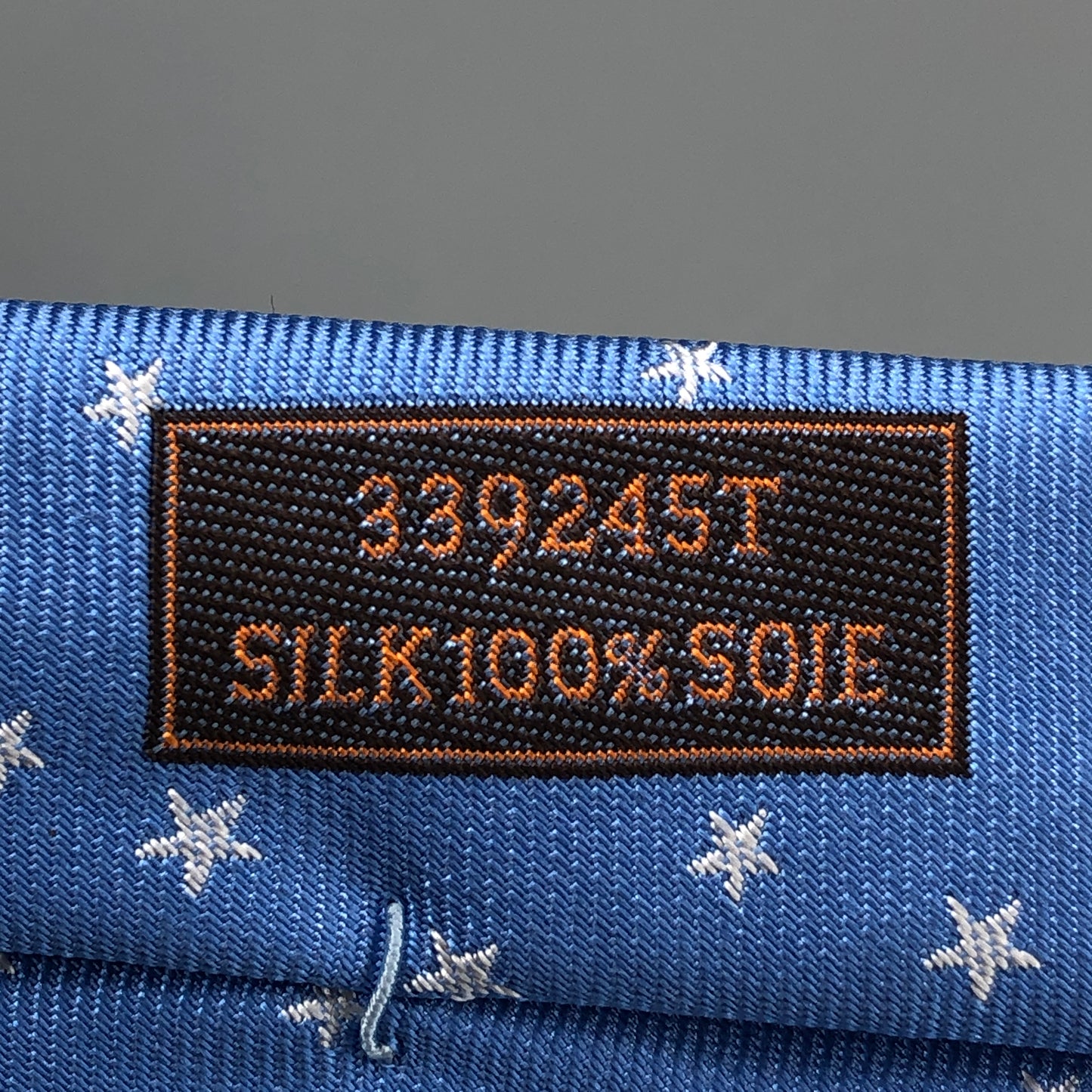 Hermes NWT 100% Silk Star Print Neck Tie Blue