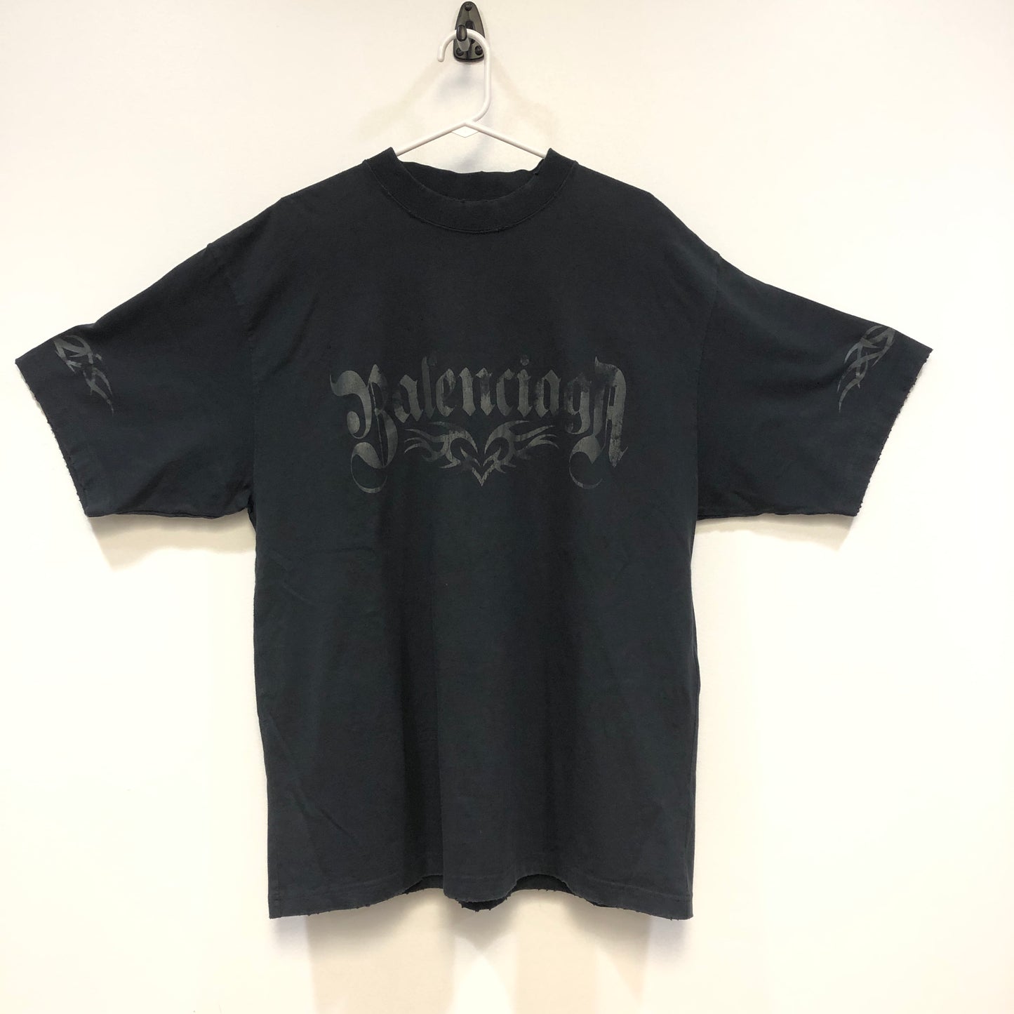 Balenciaga NWT Gothic Logo Distressed T-Shirt L Dark Grey