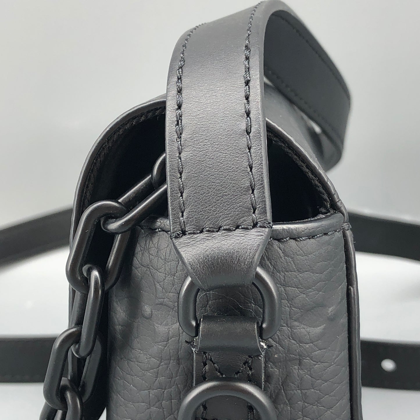 Louis Vuitton Monogram Taurillon Leather Steamer Wearable Wallet Black