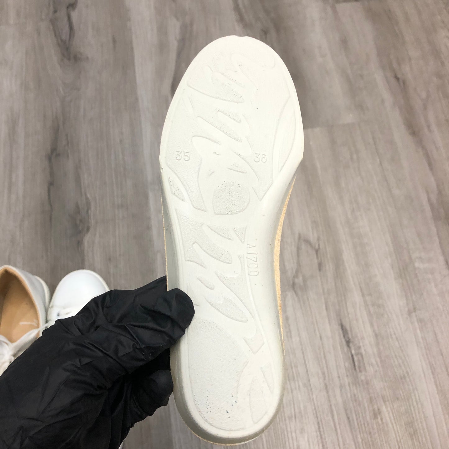 Christian Louboutin Women's White Calfskin Low Top Lace Up Sneaker Shoes 35.5