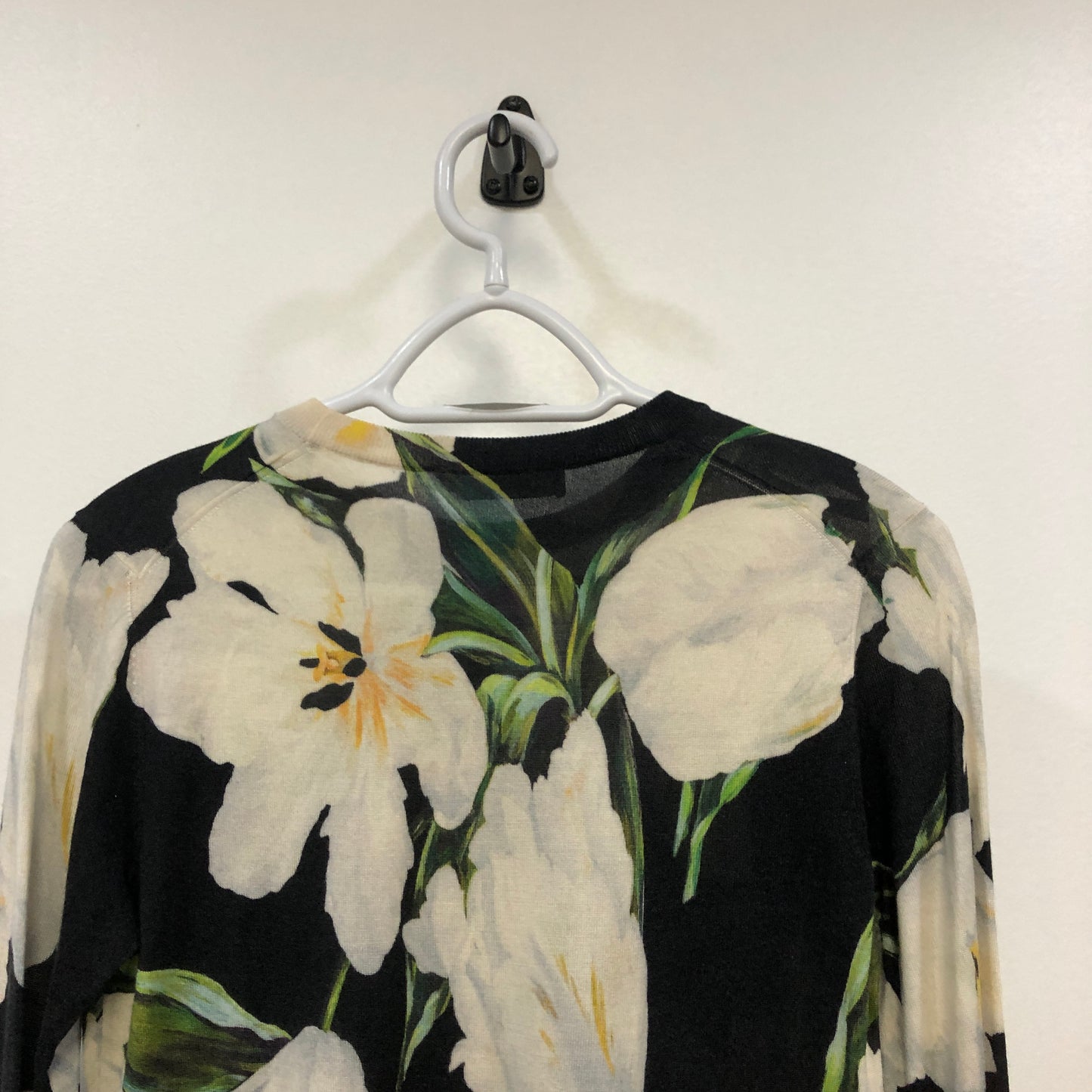 Dolce & Gabbana Black White Floral Round Neck Knit Top 42