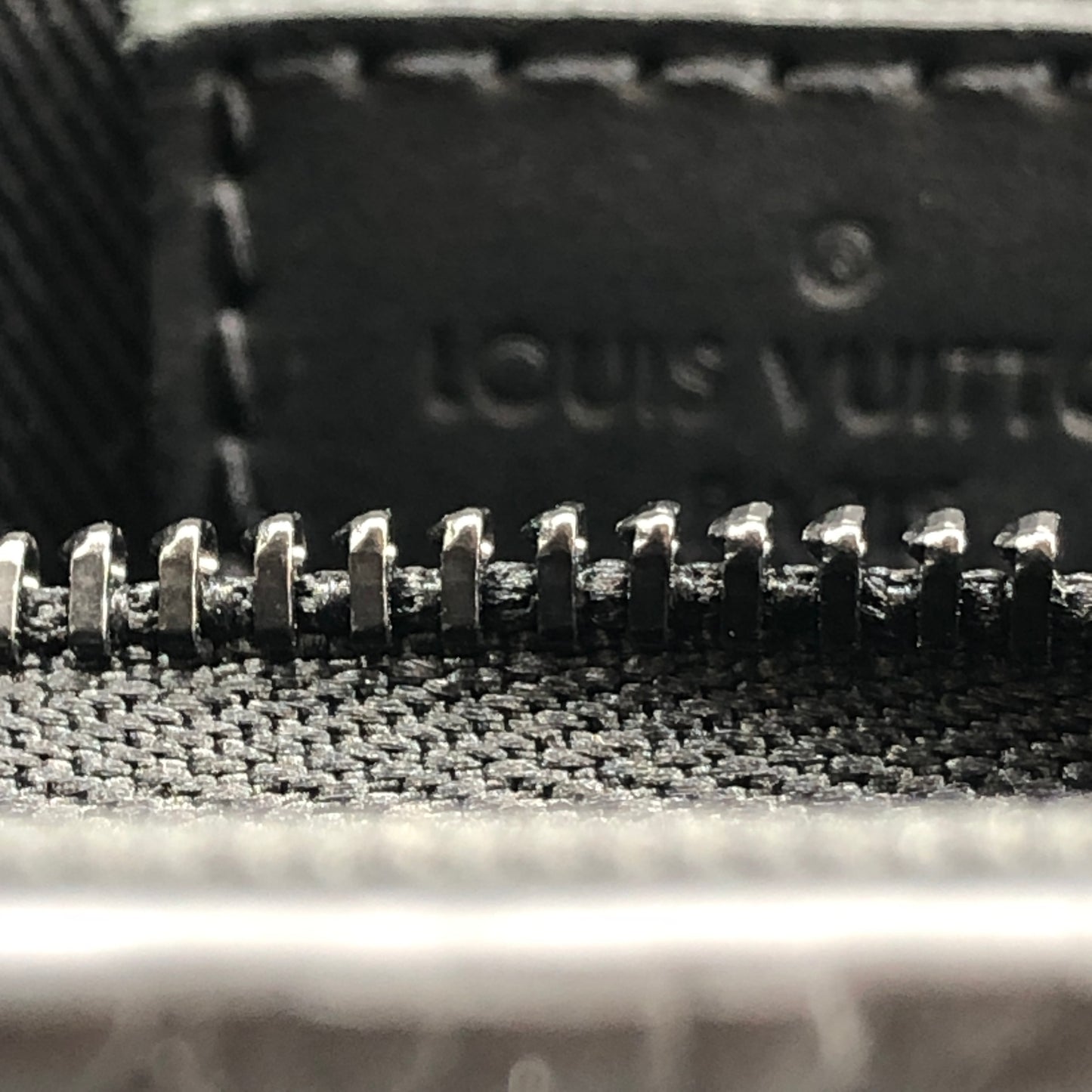Louis Vuitton Monogram Taurillon Leather Steamer Wearable Wallet Black