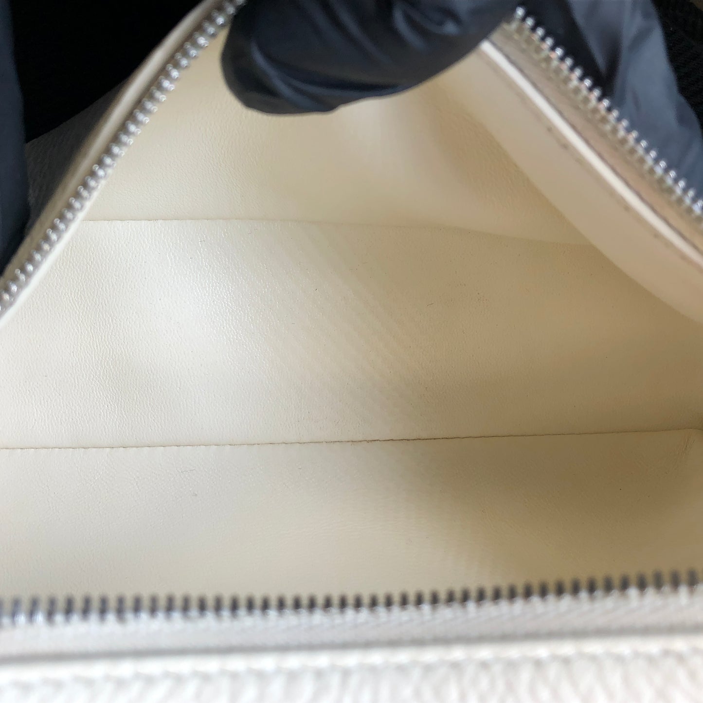 Loro Piana Extra Pocket L19 Bag cream