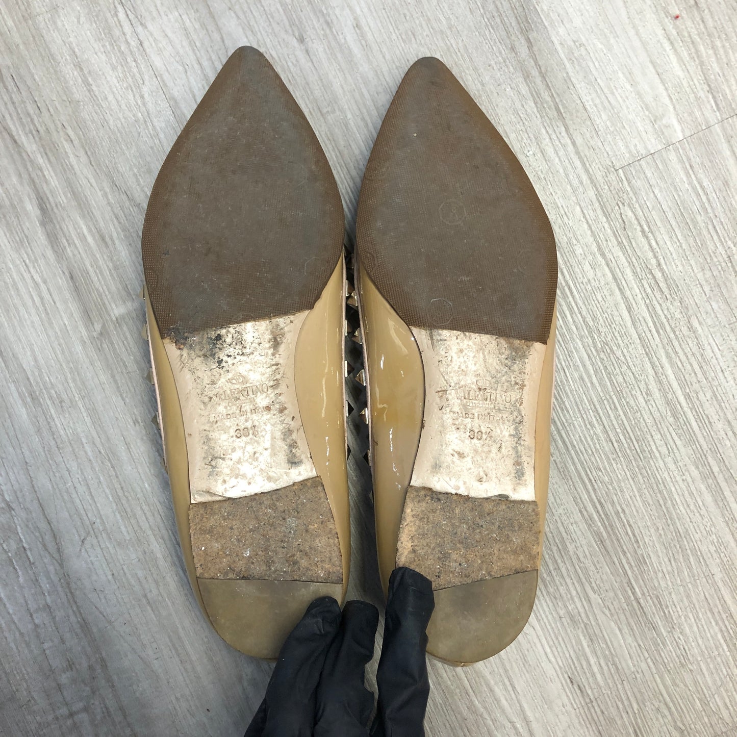 Valentino Rockstud Patent Leather Ballet Flats 38.5 beige