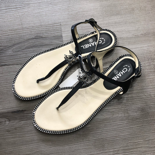 Chanel Women's Cream/Black CC Logo Thong Sandals Size 37.5