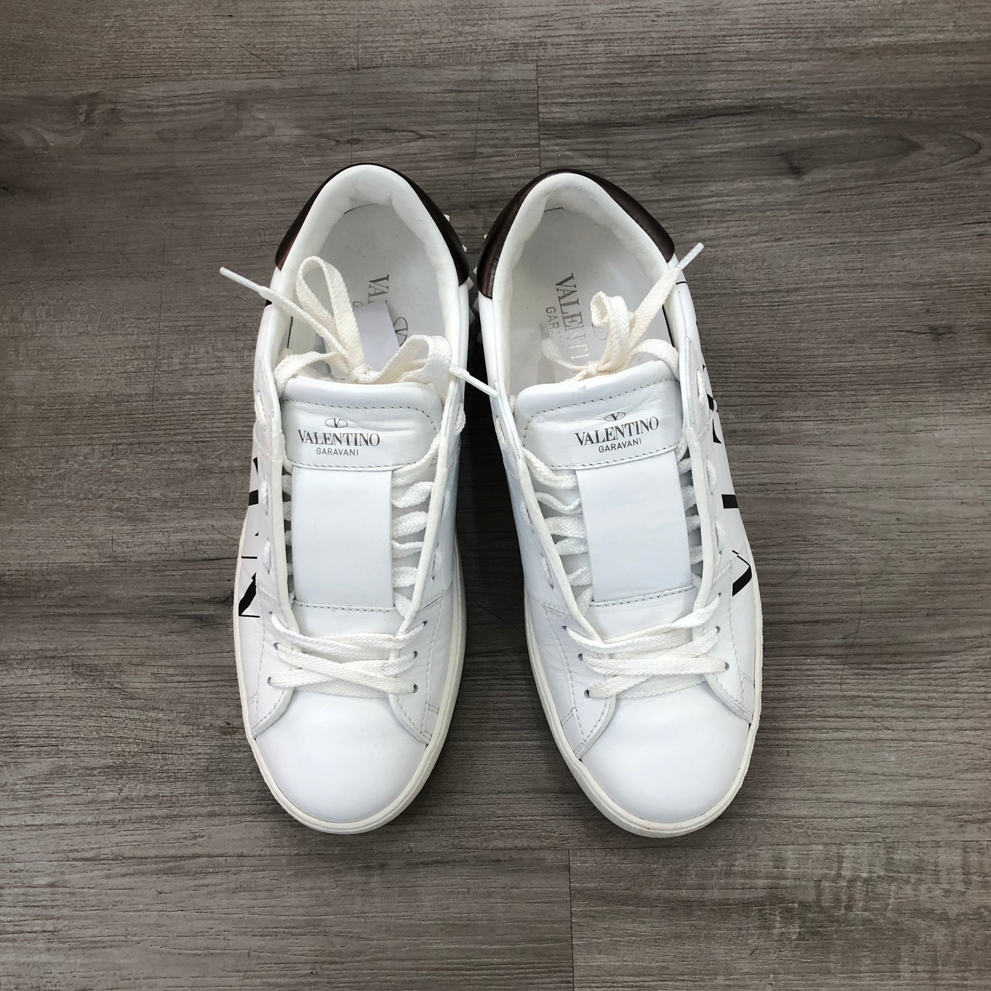 Valentino Logo Print Low Top Leather Sneakers Size 38.5 White