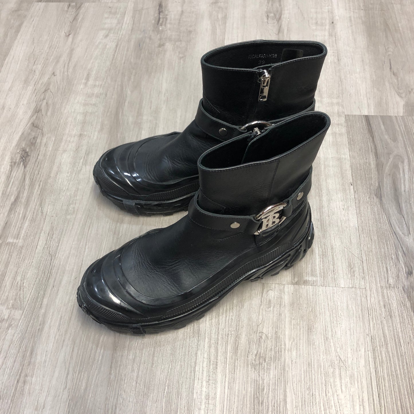 Burberry Women's Black Leather Ankle Boots Size 38