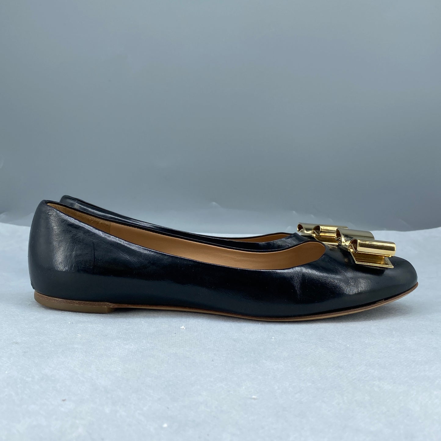 Ferragamo Women's Vara Bow Leather Flat Shoes Size 7.5 Black