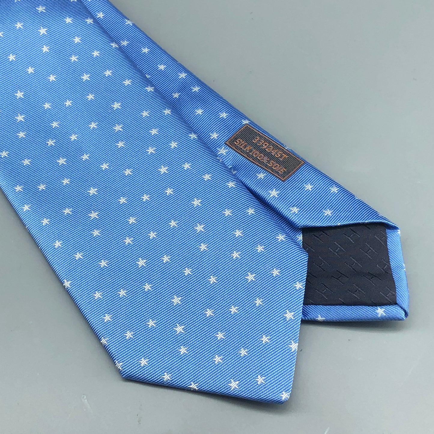 Hermes NWT 100% Silk Star Print Neck Tie Blue