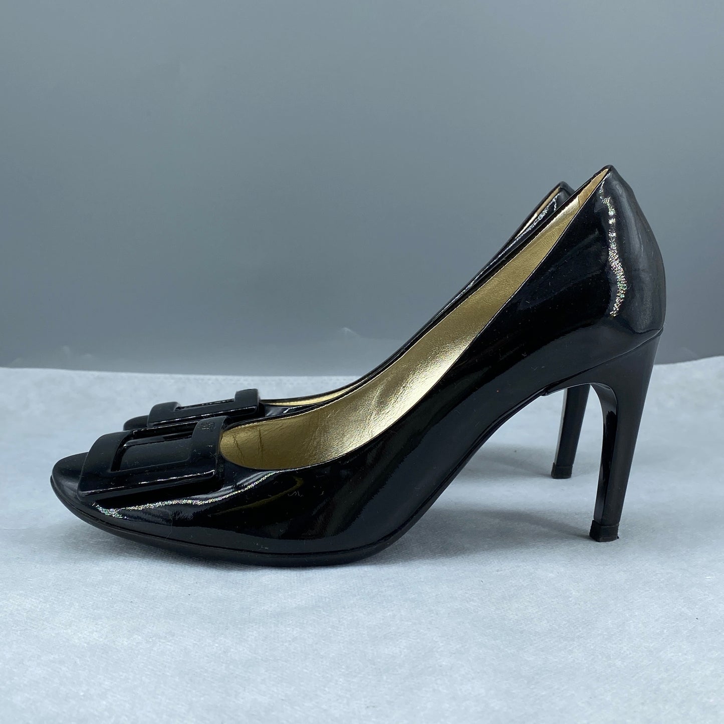 Roger Vivier Women's Black Patent Strass Buckle Pumps Size 36