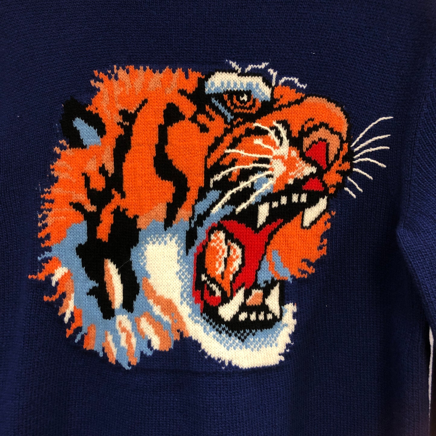 Gucci Blind For Love Tiger Print Color Block Sweatshirt Size S Blue Red Cream Two-Tone