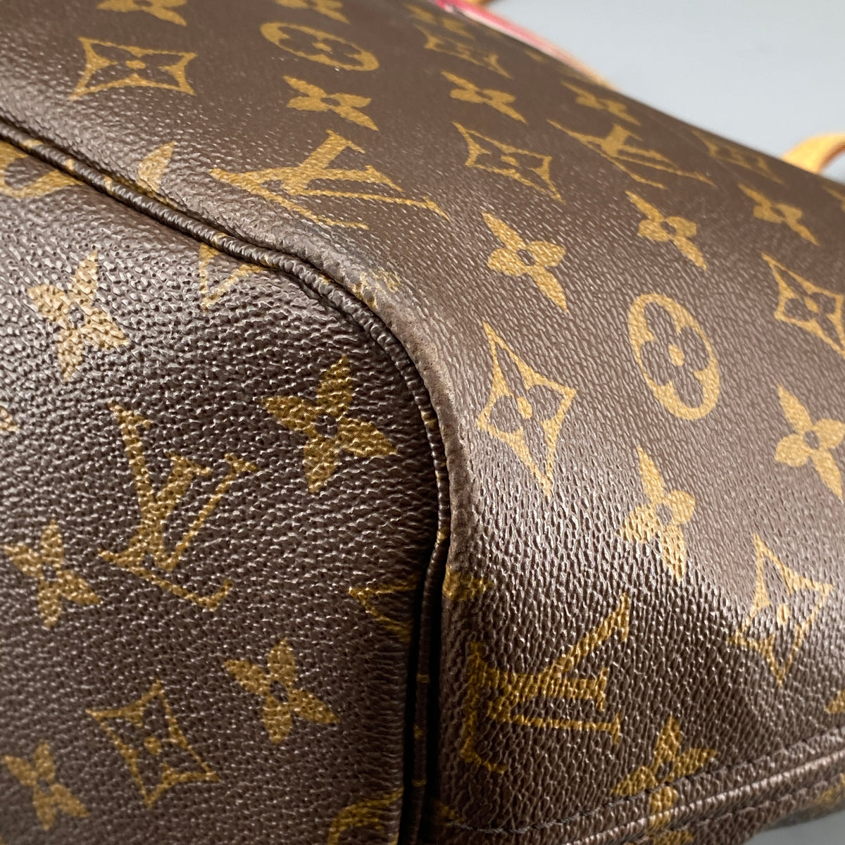 Louis Vuitton Monogram MM Neverfull Tote Bag Brown