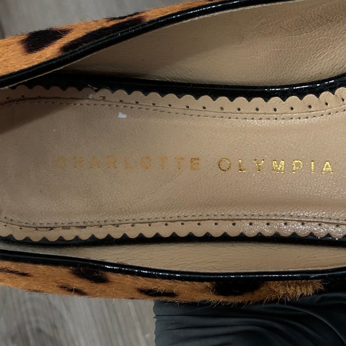 Charlotte Olympia Women's Leopard Calf Hair Kitty Flat Pumps Size 38 Black Brown Yellow Gold