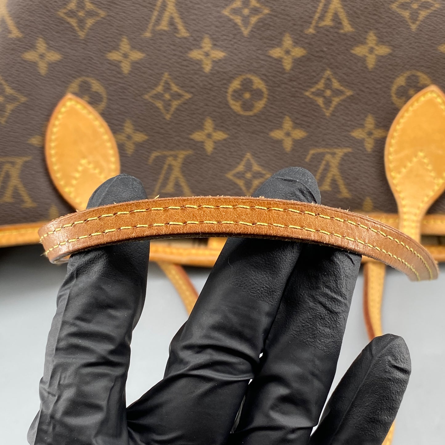 Louis Vuitton Monogram Neverfull Tote Bag