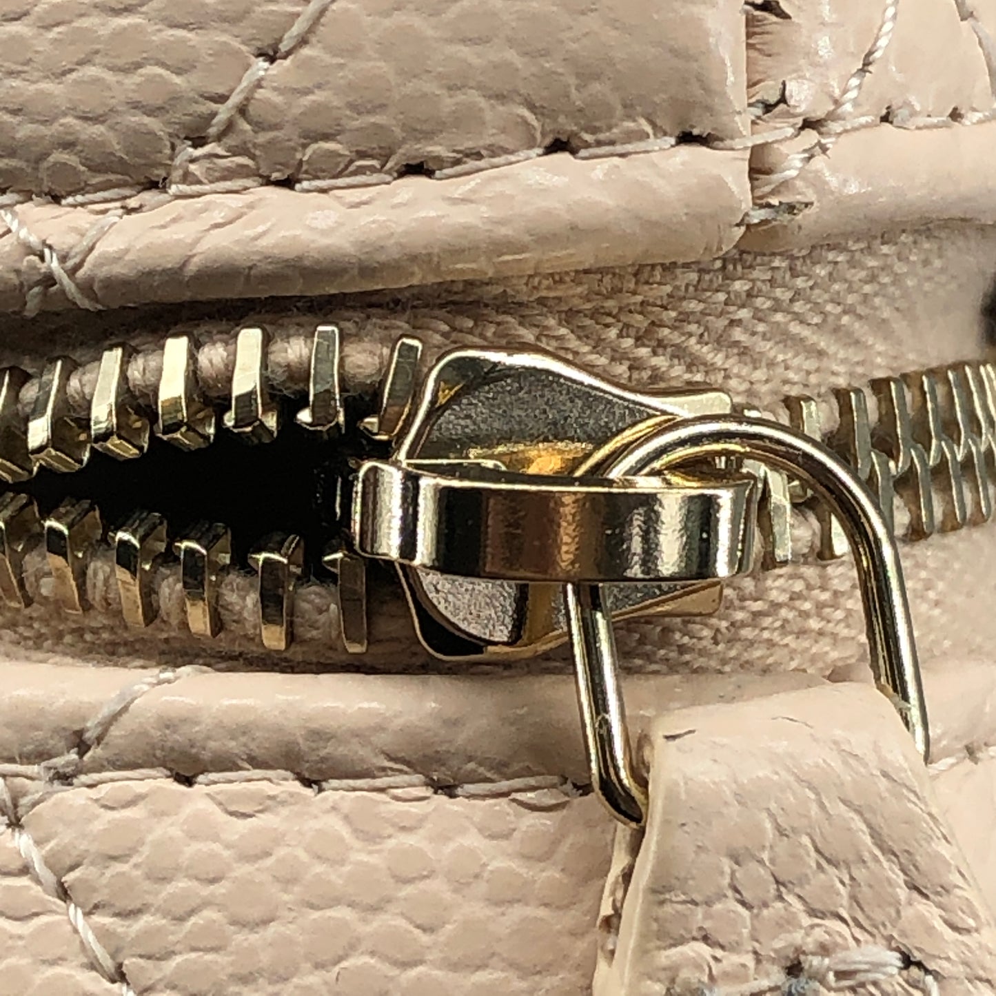 Chanel Caviar Quilted Top Handle Slim Vanity With Chain Beige/Nude