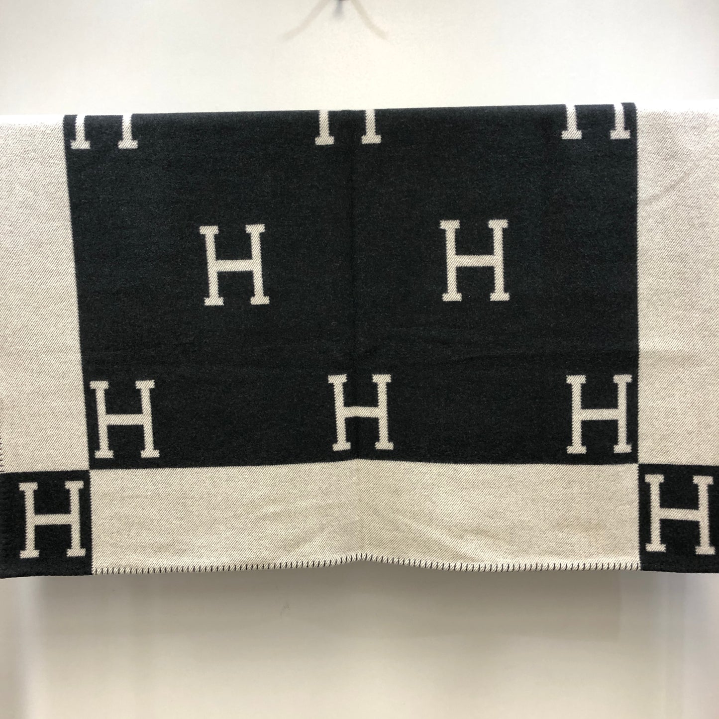 Hermes Avalon H Wool Cashmere Blanket  Cream/Dark Grey