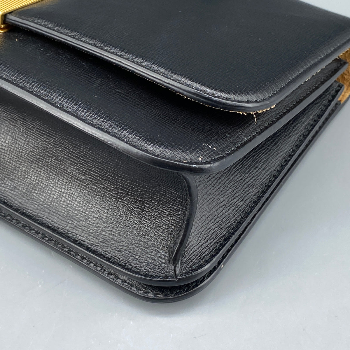 Bottega Veneta Spazzolato Calfskin Classic BV Bag Black