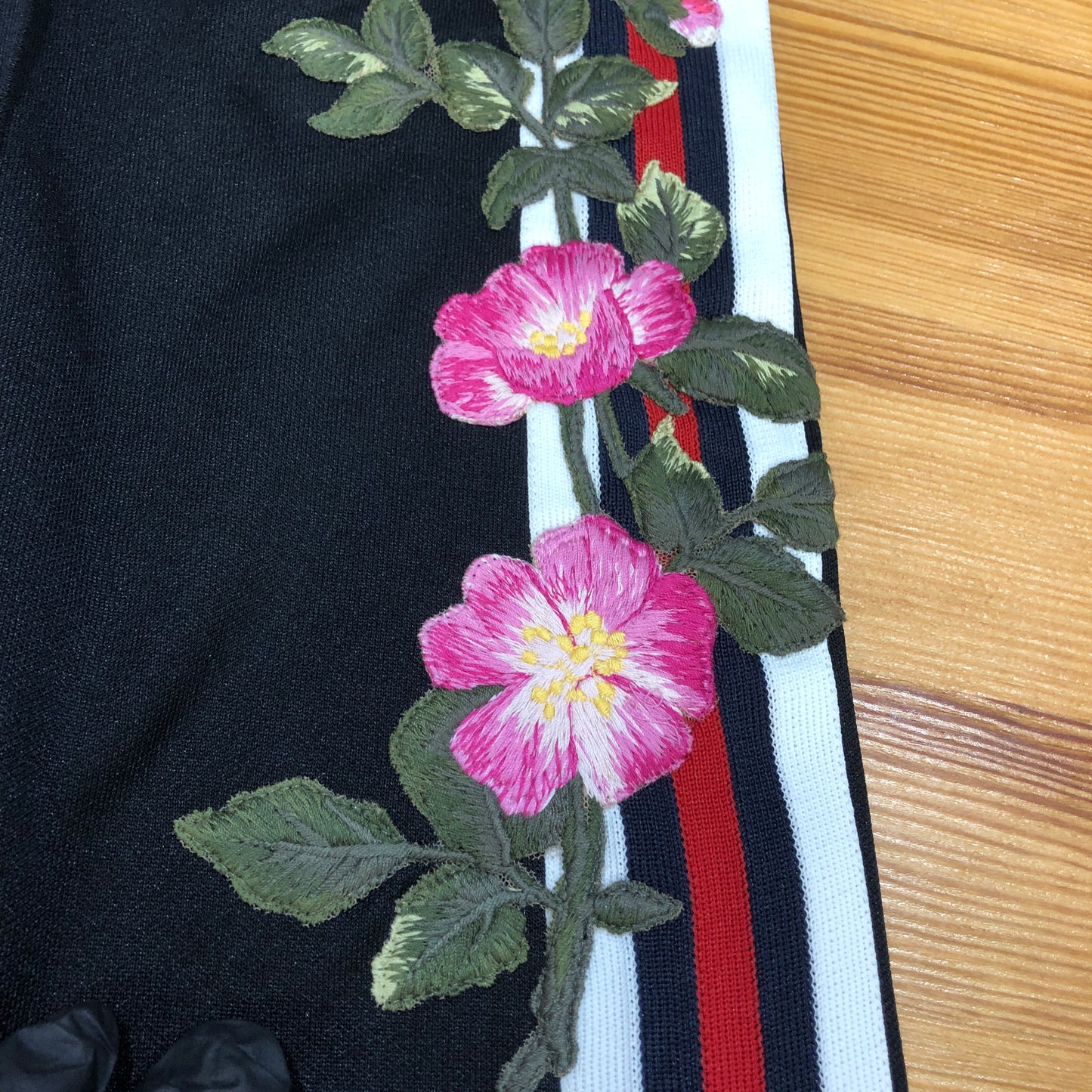 Gucci Floral Embroidered Web Stripe Cropped Track Pants Size XS