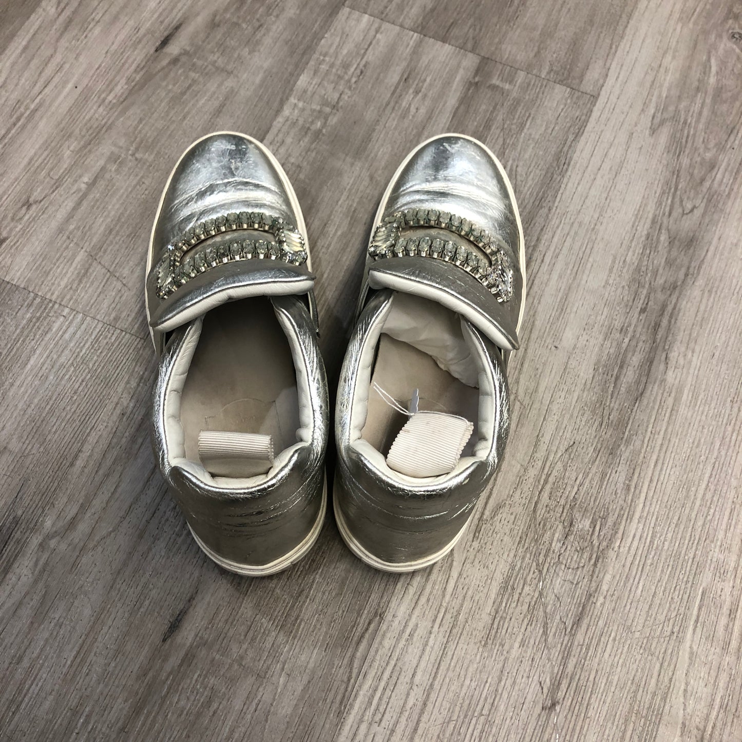 Roger Vivier Women's Strass Buckle Metallic Leather Low Top Sneaker Shoes 35.5 Silver