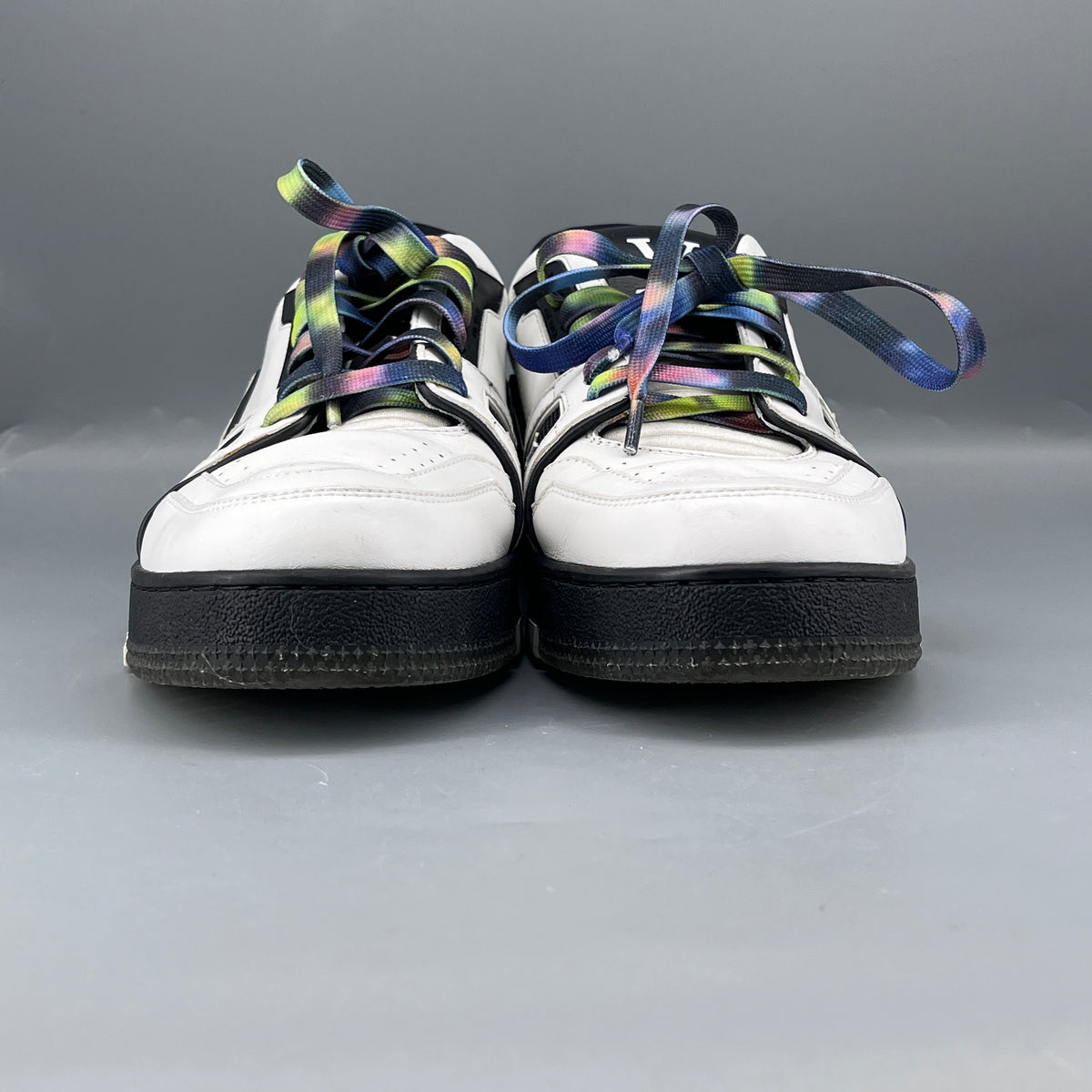 Louis Vuitton Men's White & Black Trainer Sneakers US size 6.5