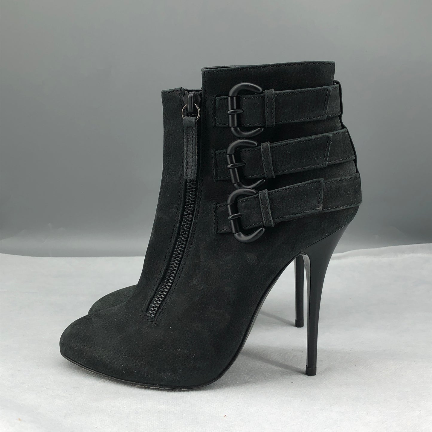 Giuseppe Zanotti Women's Buckle-Detail Suede Ankle Boots 36 Black