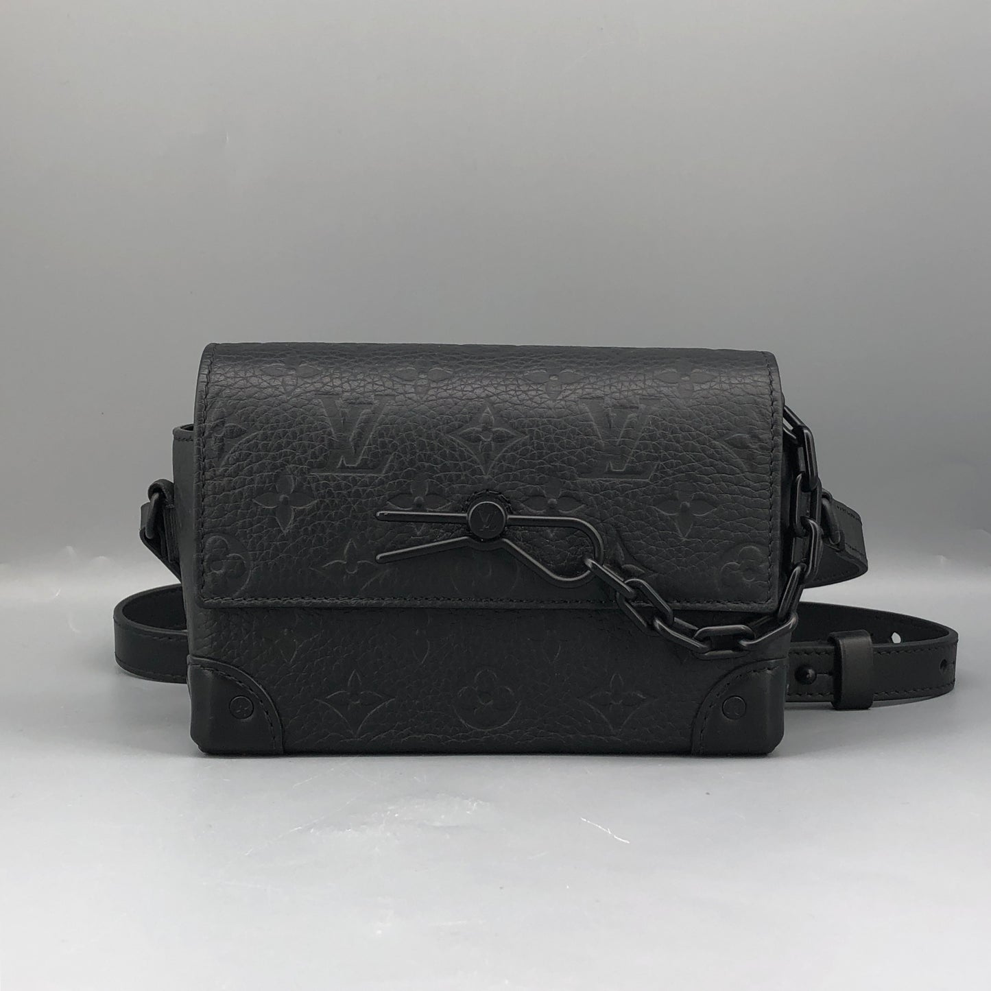 Louis Vuitton Monogram Taurillon Leather Steamer Wearable Wallet Black