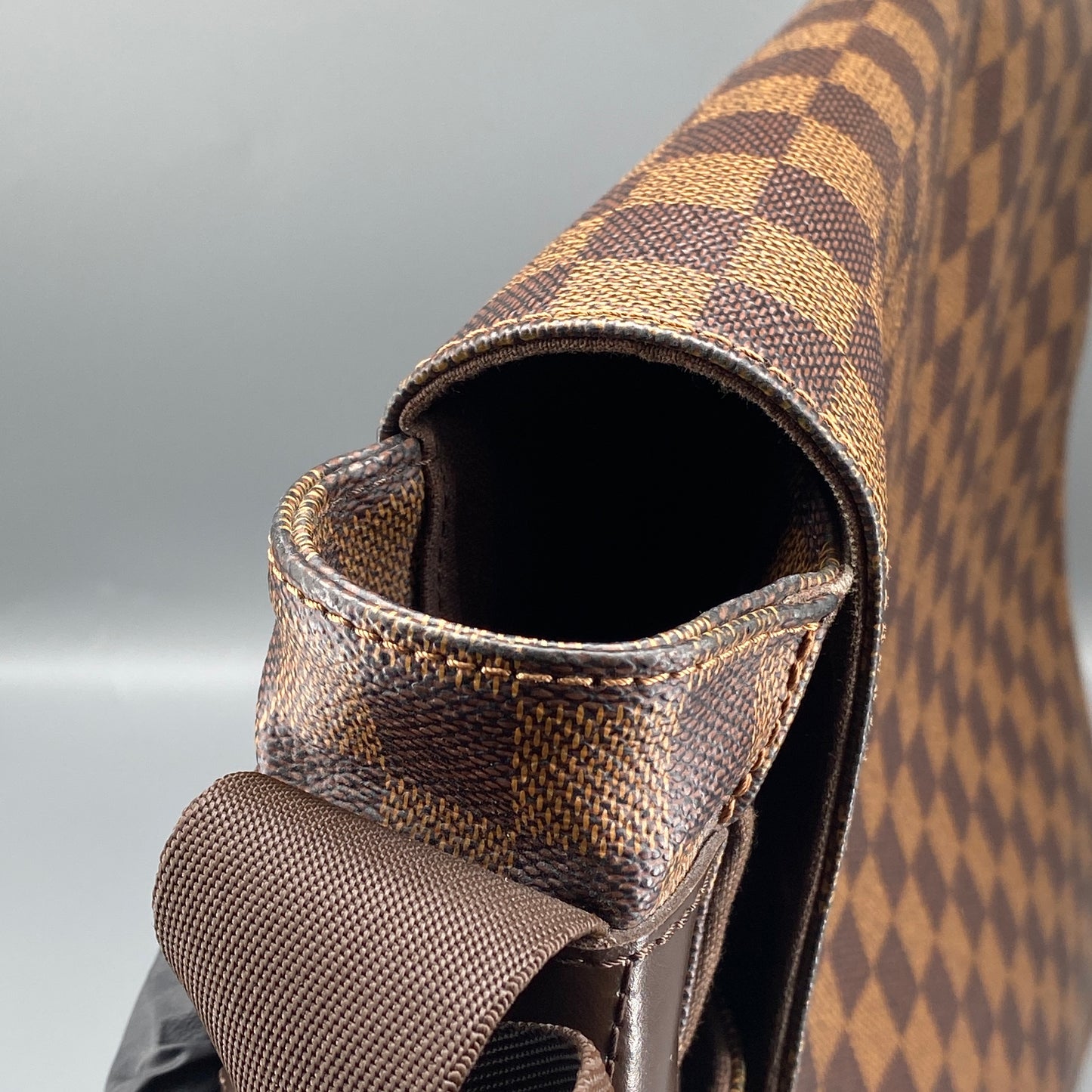 Louis Vuitton Brown Damier Ebene Canvas Messenger Shoulder Bag