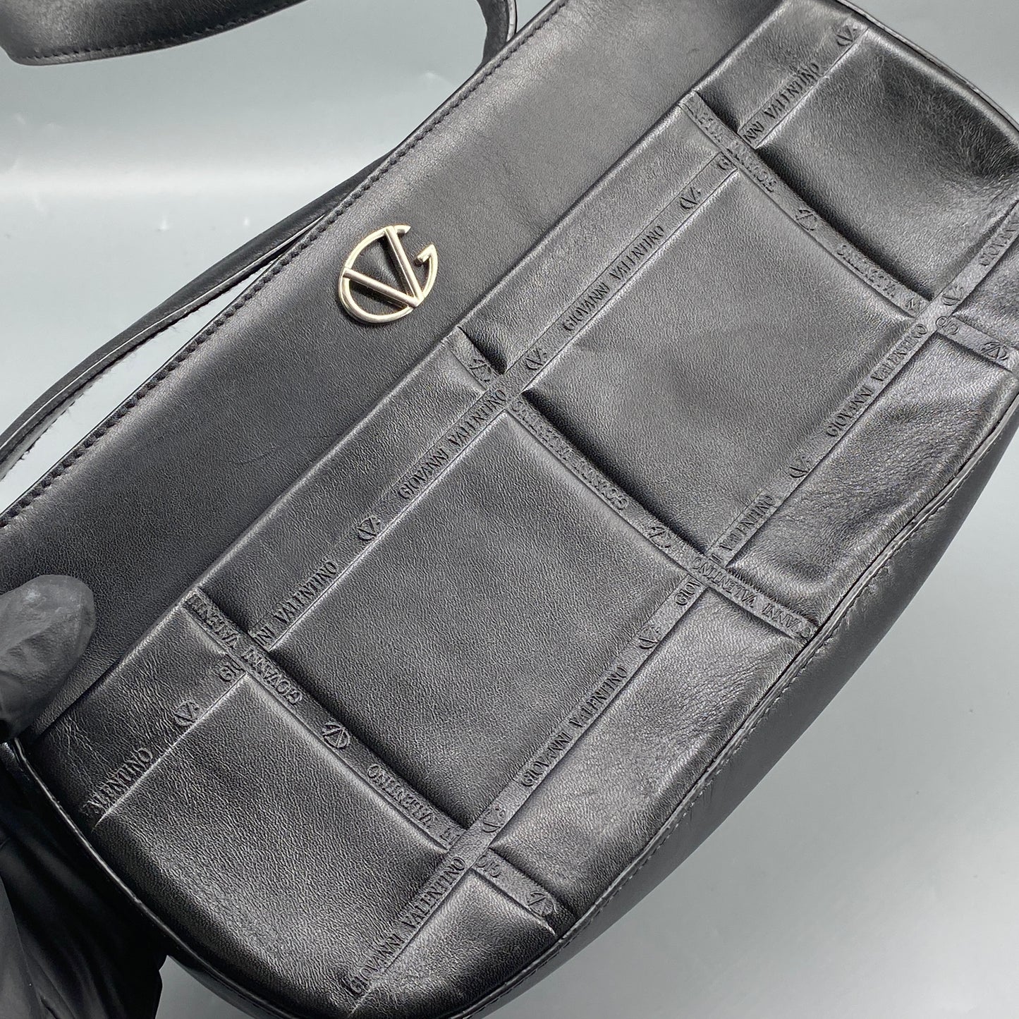 Giovanni Valentino Black Smooth Leather Logo Shoulder Bag
