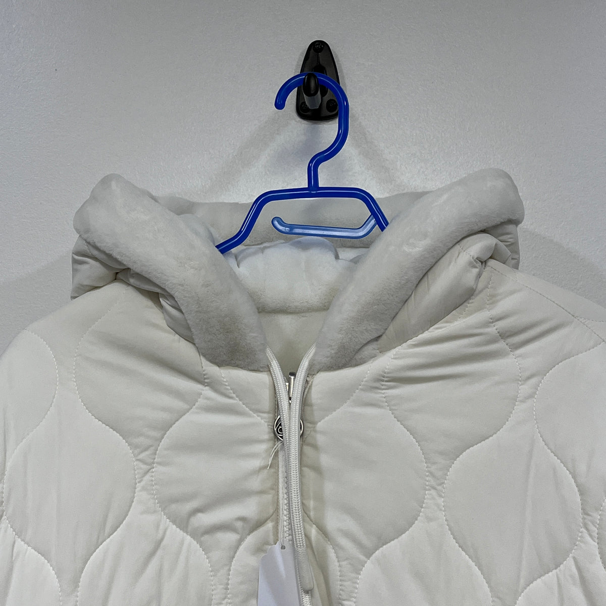 Moose Knuckles  White Hooded Zip Quilted Jacket Size M