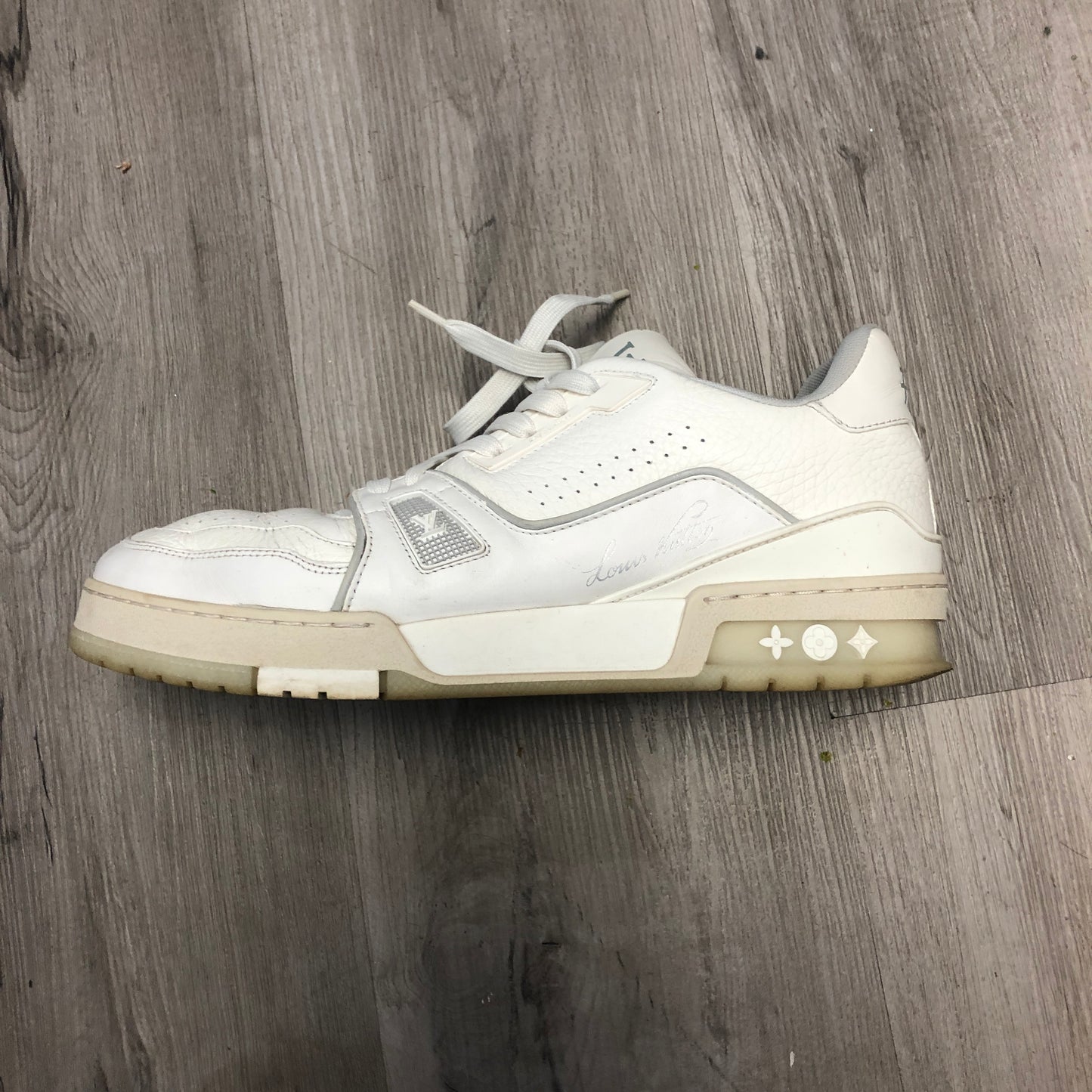 Louis Vuitton Men's White Low-Top Sneakers Size 7