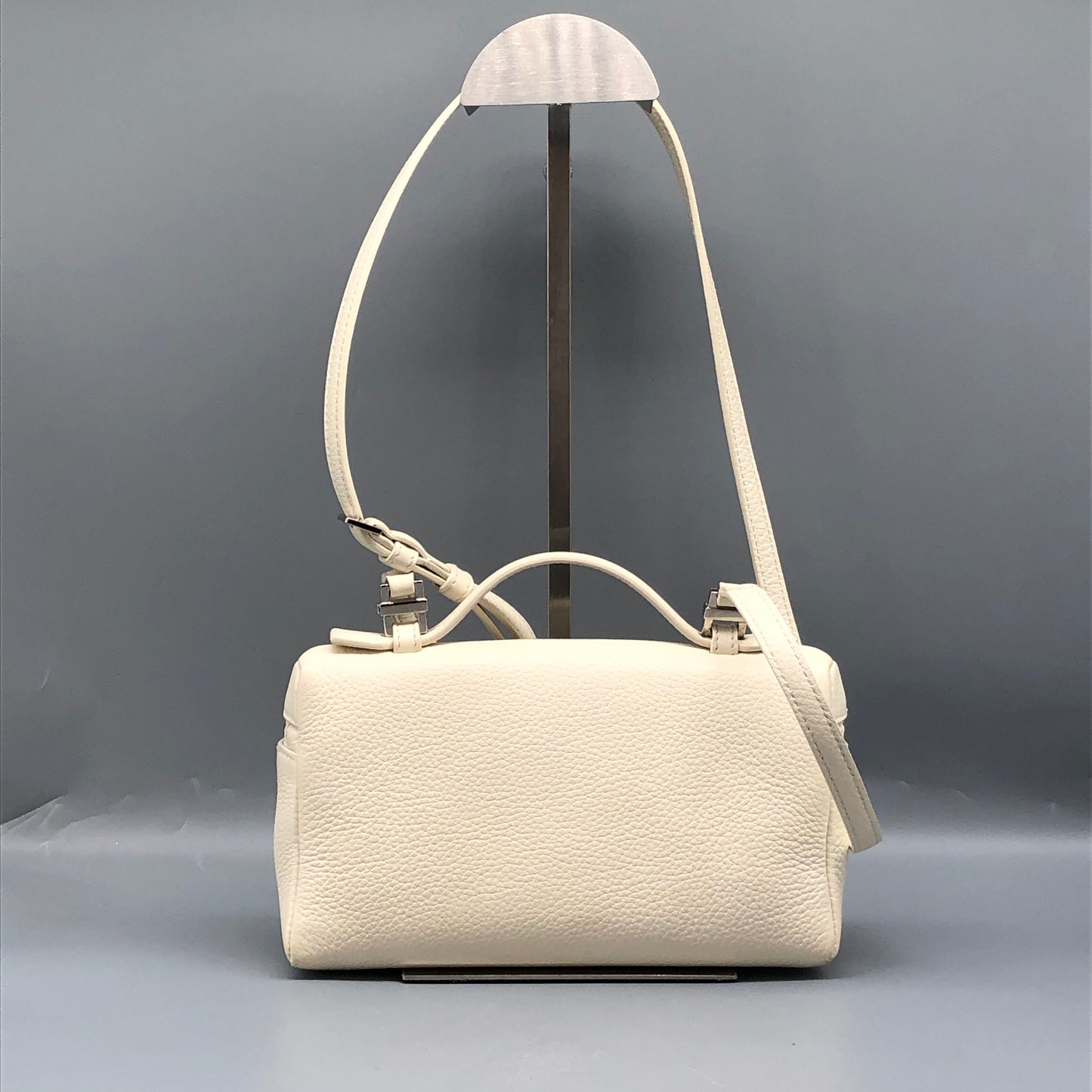 Loro Piana Extra Pocket L19 Bag cream