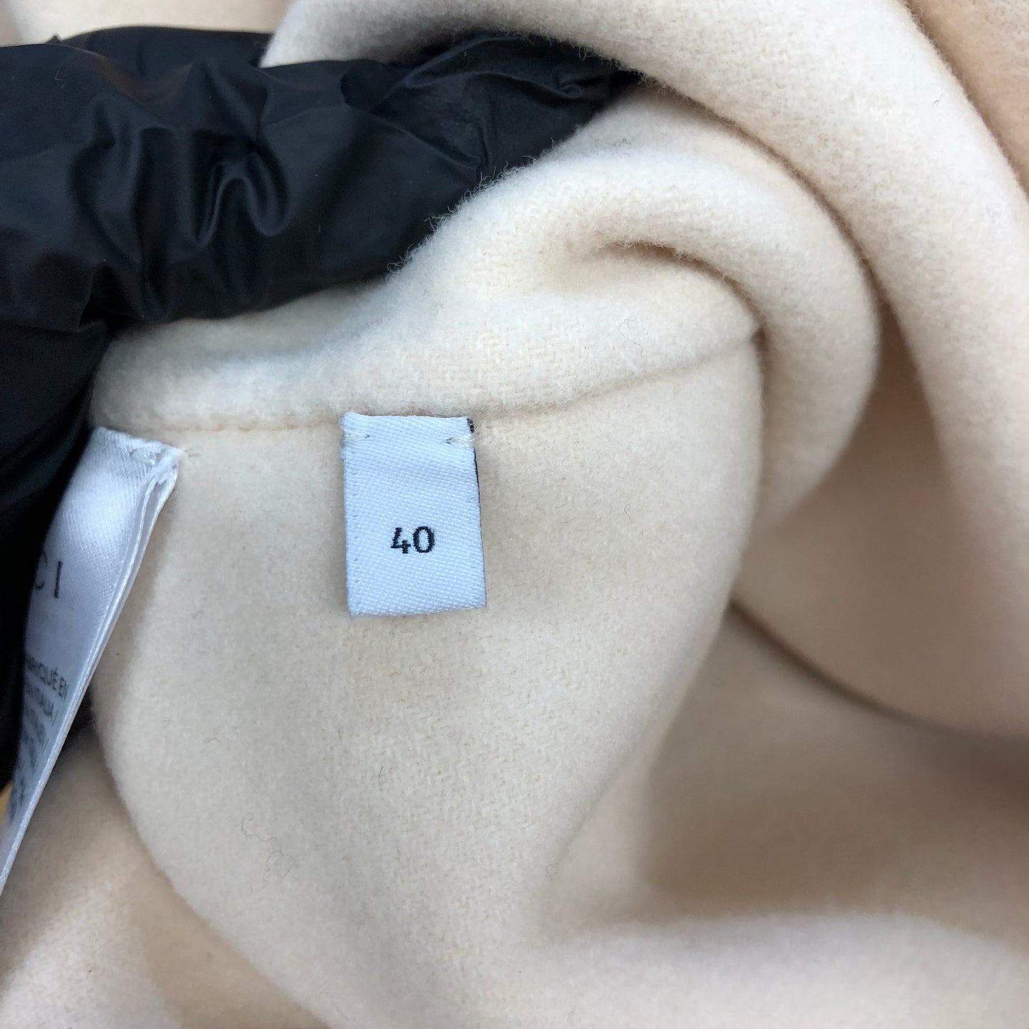 Gucci Wool Cardigan Jacket Size 40 Beige