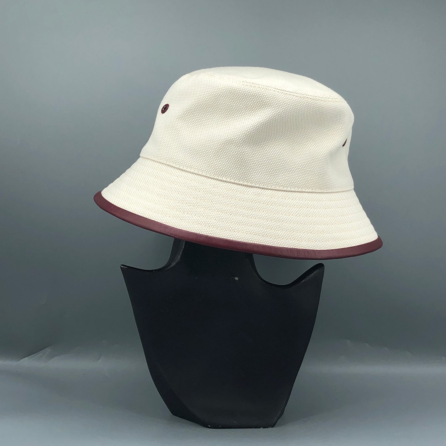 Burberry Cream Wine Red Trim Circle Logo Bucket Hat Size L(59cm)