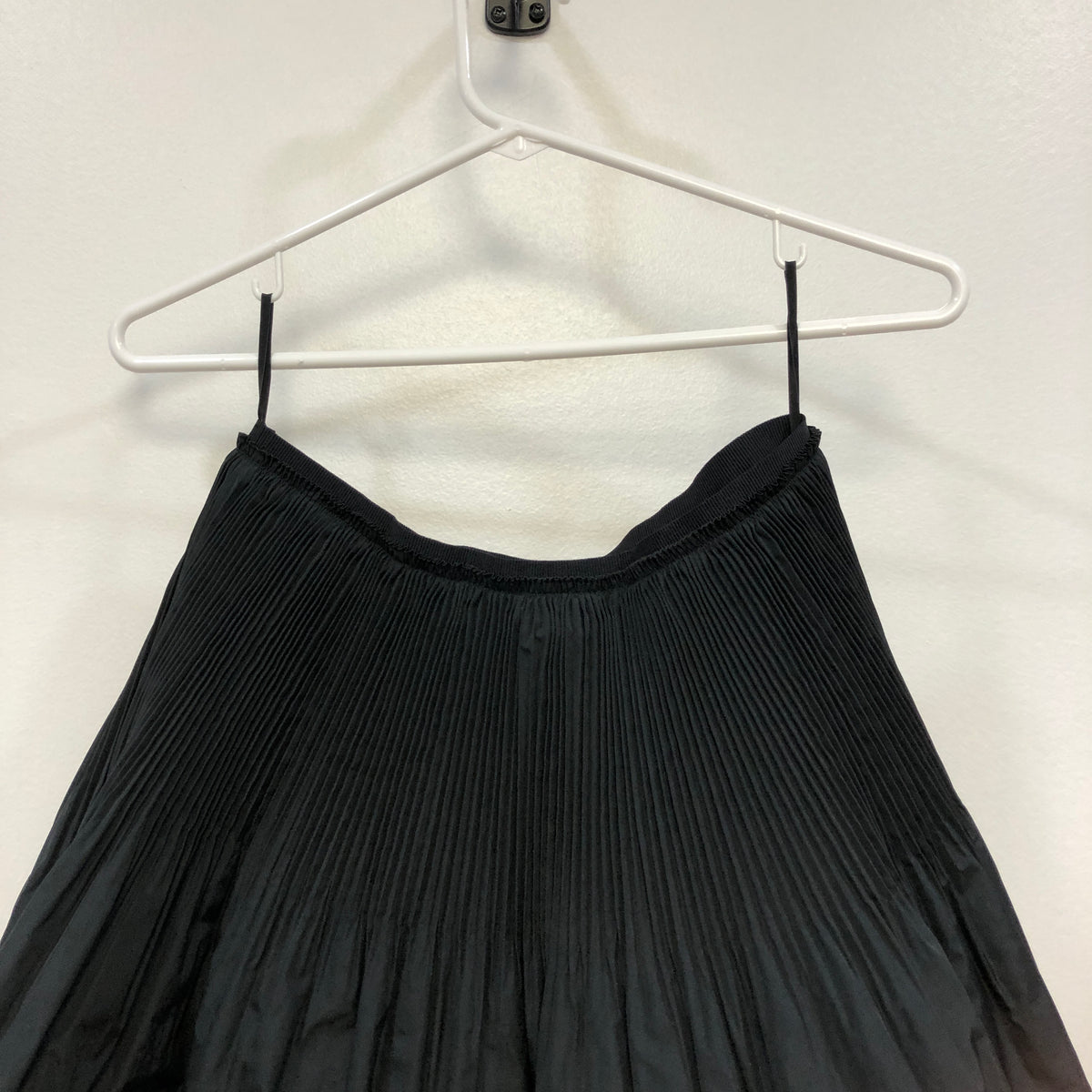 Red Valentino Black Pleated Skirt Size 40